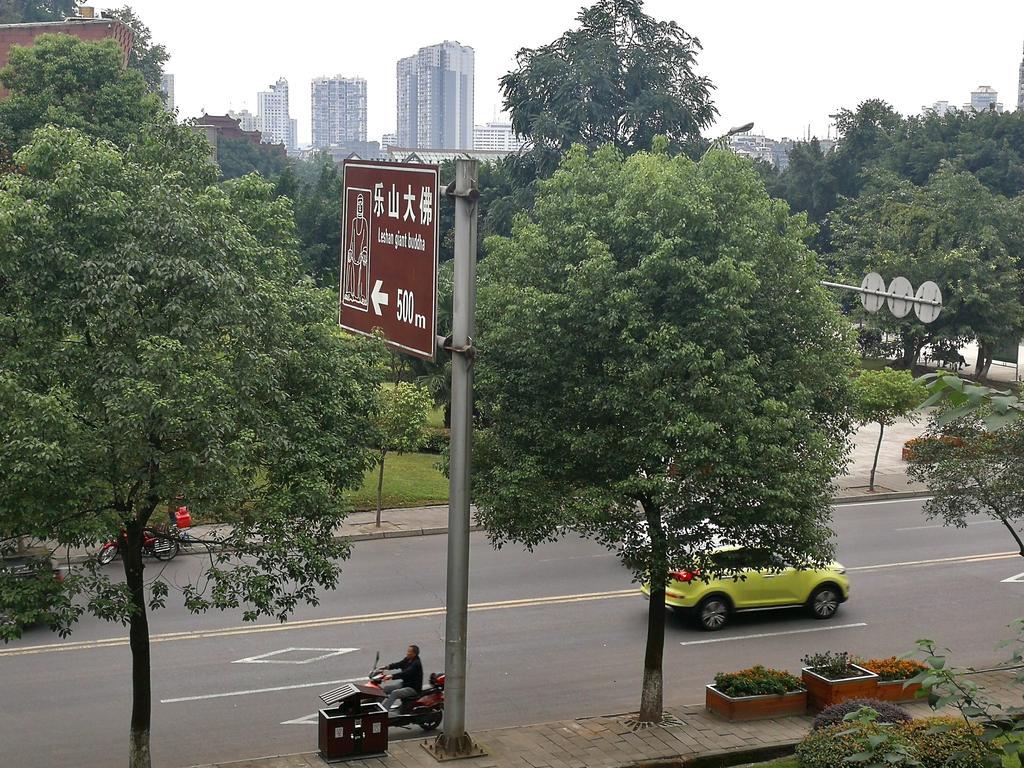 Peace Inn The Leshan Giant Buddha Branch Buitenkant foto